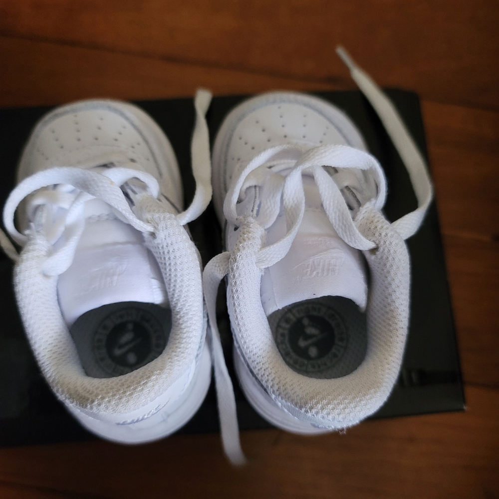 Baby tennis shoes size 3c. Gently used condition.